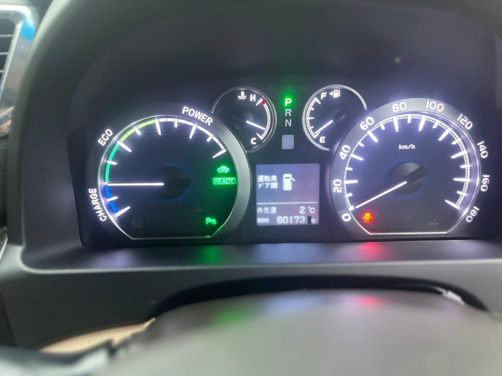 Toyota Alphard - 2.4 Hybrid 7 Seats ULEZ Sunroof Image